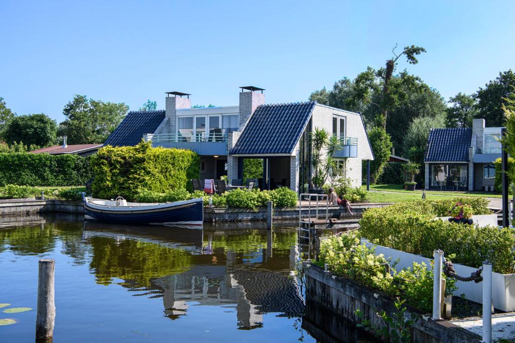 Groepsvilla aan het water (12p)