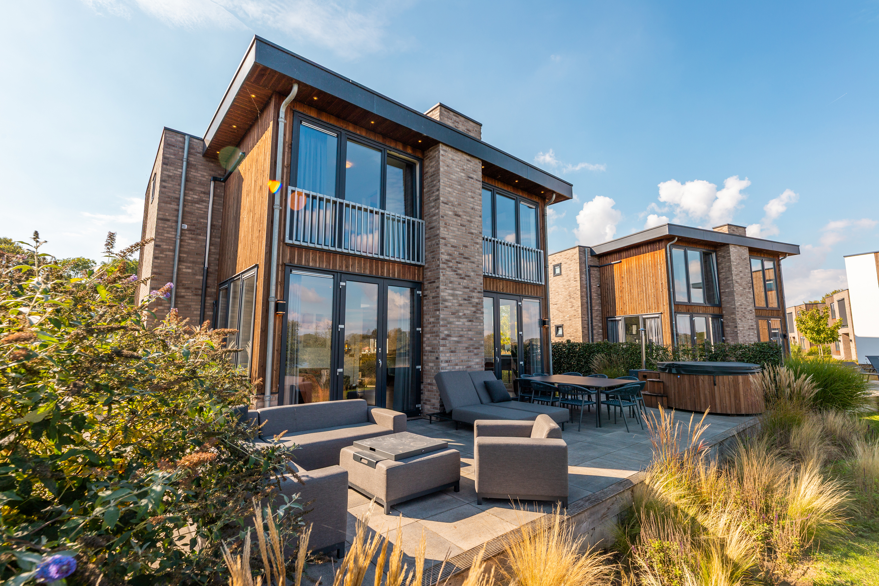Wellnessvilla aan het water voor 10 personen