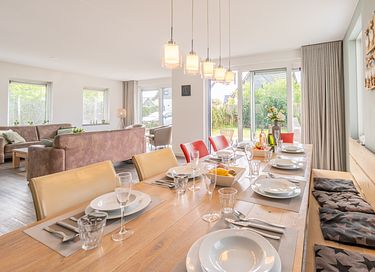 Spacious 10-person vacation villa on Texel - 8