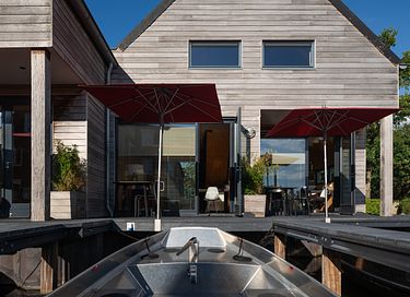Romantic waterfront stay - 4