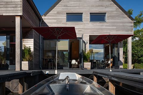 Romantic waterfront stay - 4