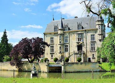 Koetshuis bij het mooiste Kasteel in Limburg