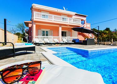 Vakantievilla (10p) met privé zwembad - 2