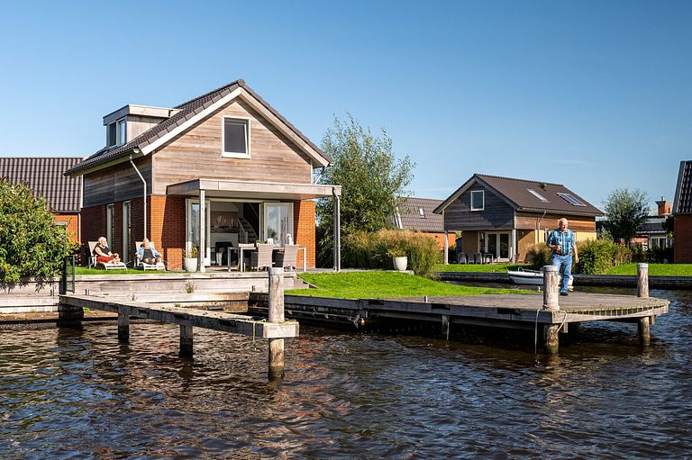 Luxe vakantiehuis (4p.) direct aan het water - 1
