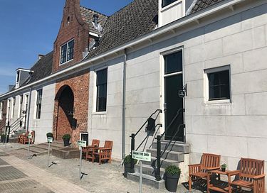 Huisje met design bad in oude buskruitfabriek - 12