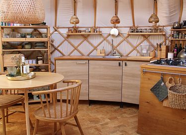 Overnachten in een heerlijke boutique Yurt - 6