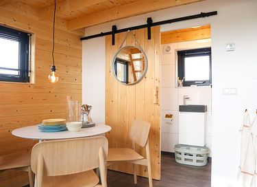 Tiny house in het bos op een vakantiepark - 8