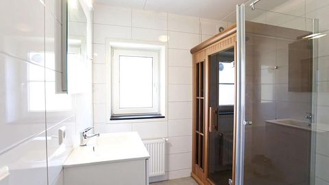 Gruppenunterkunft mit Sauna in Wassernähe - 5