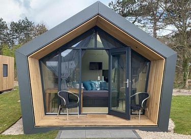 Robuste Hütte für 2 mit Whirlpool - 4