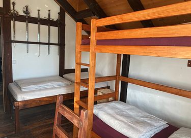 Bâtiment historique avec chambre à thème médiéval - 14