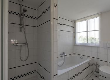 Modern vakantiehuis met prachtige tuin - 17