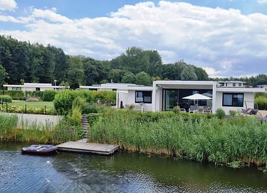 6-persoons villa aan het water