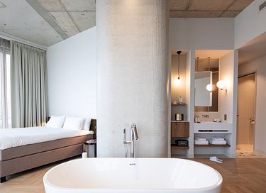 Luxury suite in Amsterdam right on the river - 8