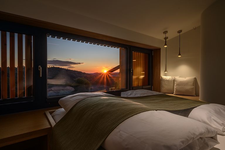 Luxury suite with a romantic outdoor tub - 1