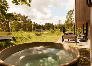 Luxury holiday home with private hot tub - 2