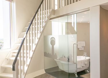 Spend the night in a romantic water tower - 13