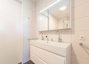 Sfeervolle villa met jacuzzi aan het water - 21