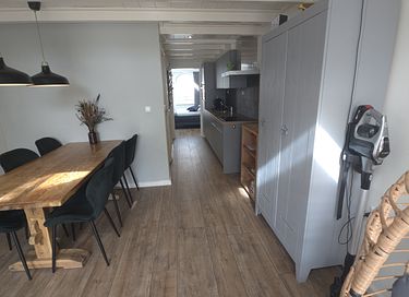 Ehemaliges Kutschenhaus mit Blick auf Wiesen - 13