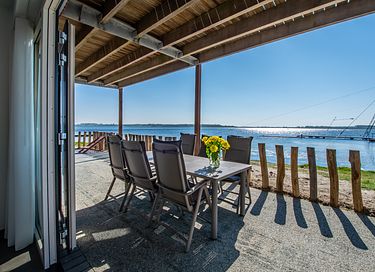 Wohnung am Wasser mit finnischer Sauna