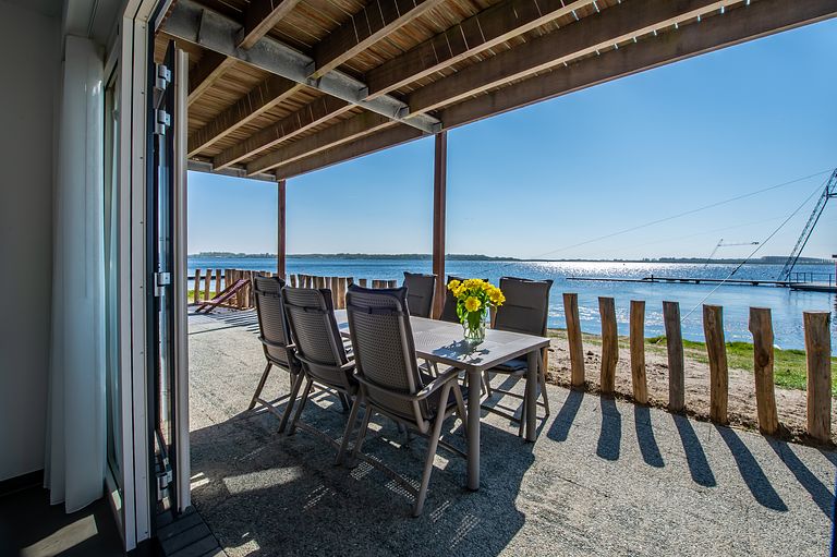 Waterfront apartment with Finnish sauna - 1