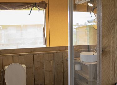 Grote safaritent op avontuurlijke camping - 8