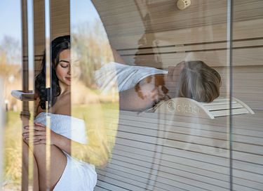 Luxury hotel room with bathtub on Texel - 22
