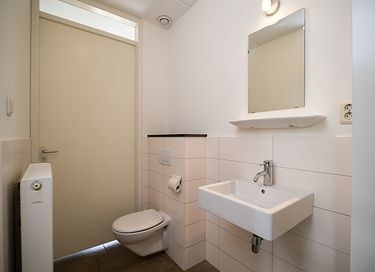Vakantiewoning met tuin op waterrijk park - 9