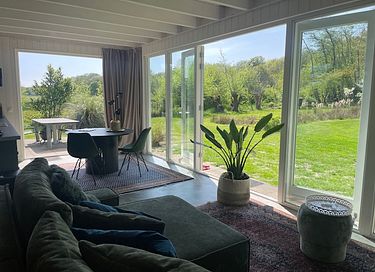 Spend the night in an orangery with hot tub - 8