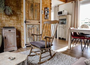 Attractive cottage for 4 right by the water - 7