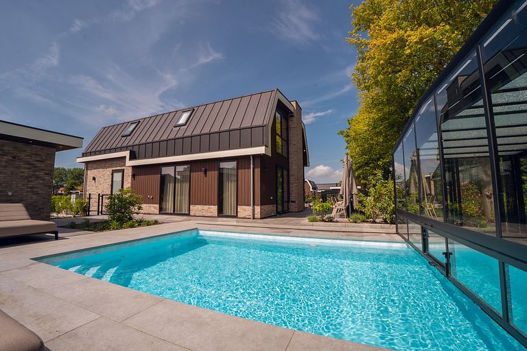 Villa de lujo para grupos con zona de bienestar y piscina - 1