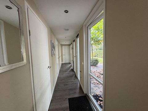 Ruime bungalow voor 8 personen in Limburg - 5
