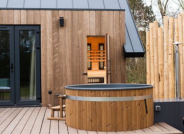 Houten lodge in Friesland met privé wellness - 4