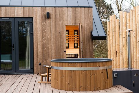 Houten lodge in Friesland met privé wellness - 4