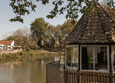 Waterfront teahouse with hot tub - 4