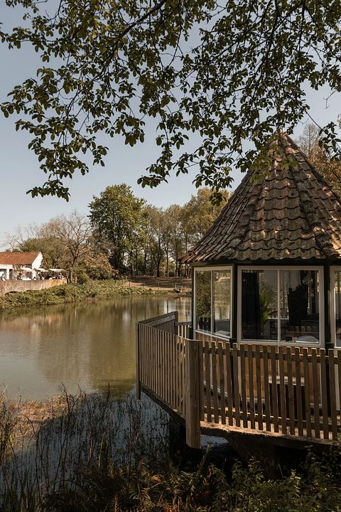 Waterfront teahouse with hot tub - 4