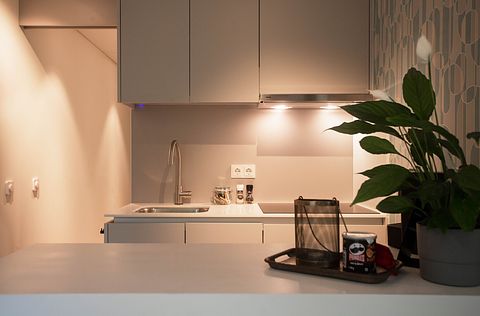 Luxe omgebouwde zeecontainer in het bos - 3