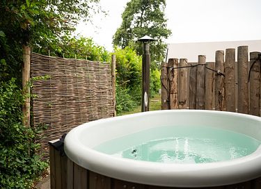 Suite with private hot tub on the coast - 4