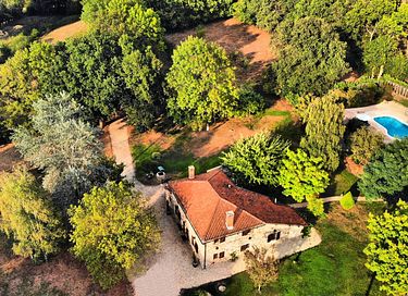 Rustig gelegen villa met zwembad en spa - 7