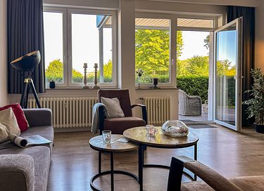 Luxury apartment with a fenced-in garden - 9