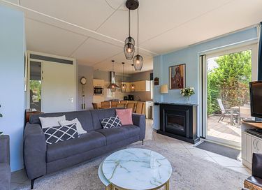 Ruime 8-persoons vakantiewoning aan het water - 8