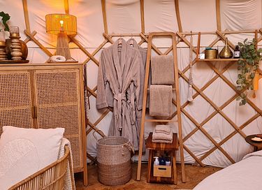 Luxe yurt met Bohemien chic interieur - 12