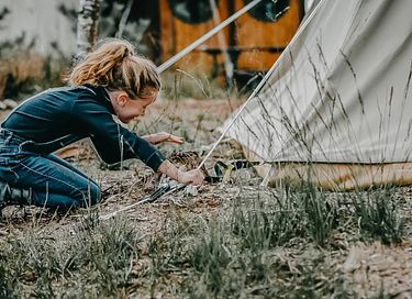 Festival-achtige sfeer op een pop-up camping - 4