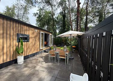 Chalet with spacious garden and jacuzzi - 3