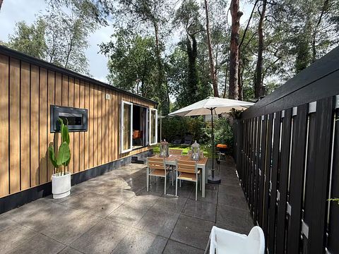 Chalet with spacious garden and jacuzzi - 3