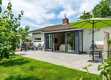 8-Personen-Bungalow am Rande der Dünen