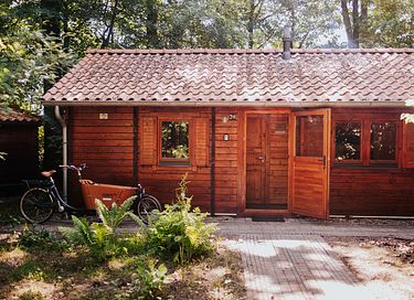 Houten trekkershut in een prachtige omgeving