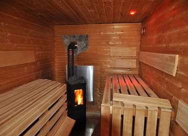 Forest cabin with private sauna - 23