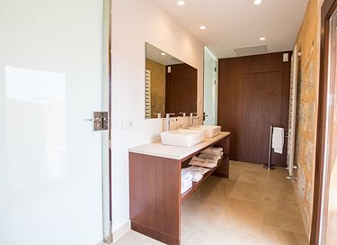 Modern en groot vakantiehuis met zwembad  - 36
