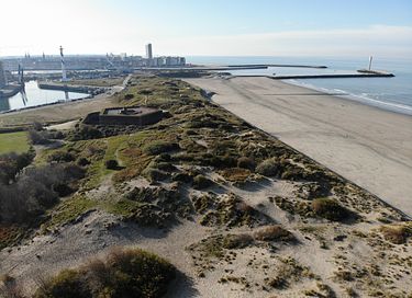 Aan het strand in een historisch ziekenhuis - 12
