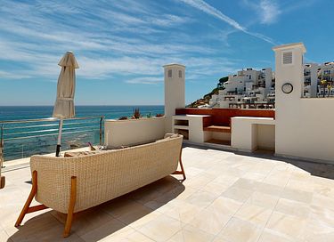 Panoramic apartment by the sea - 2